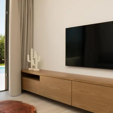 Ariadne Elegant Villa *