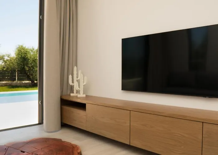 Ariadne Elegant Villa *